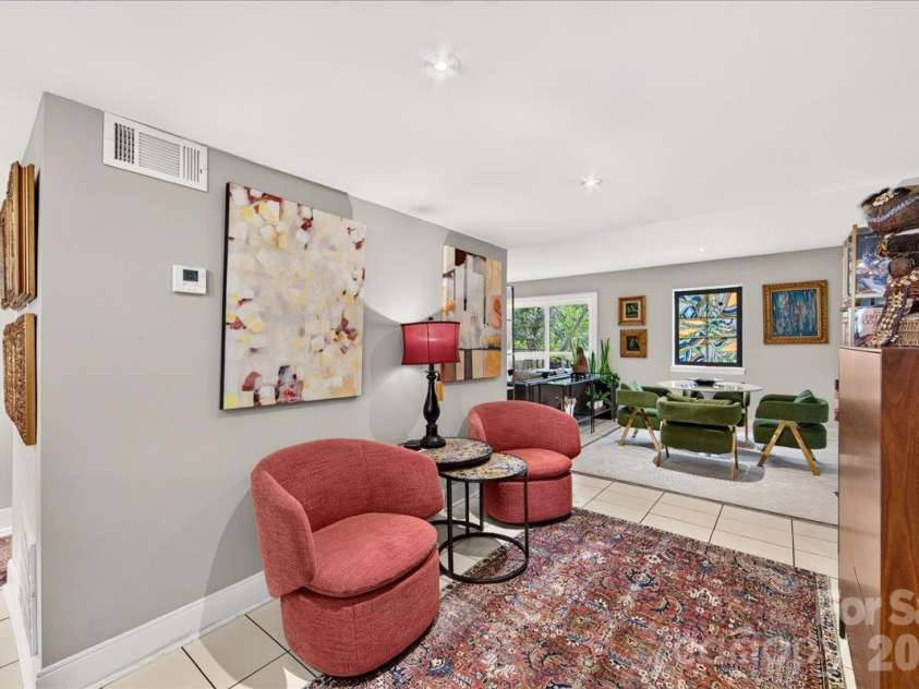 3762 Winding Creek Lane, Charlotte, NC 28226.  MLS# CAR4434831, YatesRealty ID 56737. Kitchen Connects to Dining/Living