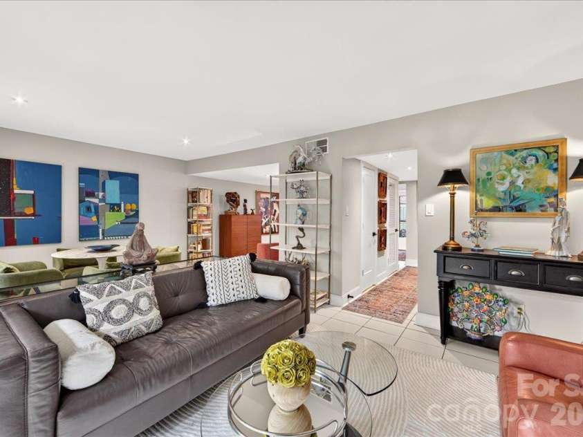 3762 Winding Creek Lane, Charlotte, NC 28226.  MLS# CAR4434831, YatesRealty ID 56737. Open Living Room