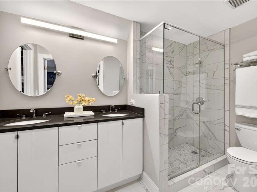 3762 Winding Creek Lane, Charlotte, NC 28226.  MLS# CAR4434831, YatesRealty ID 56737. Primary Bathroom with Double Sink Vanity