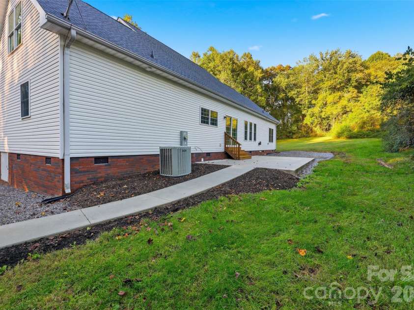 151 Robertson Drive, Taylorsville, NC 28681.  MLS# CAR4433721, YatesRealty ID 56738. 