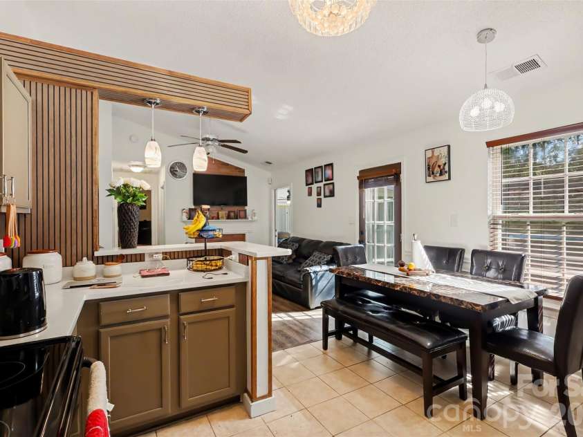 6950 Silver Garden Lane, Charlotte, NC 28216.  MLS# CAR4434533, YatesRealty ID 56739. 