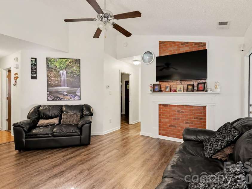 6950 Silver Garden Lane, Charlotte, NC 28216.  MLS# CAR4434533, YatesRealty ID 56739. 