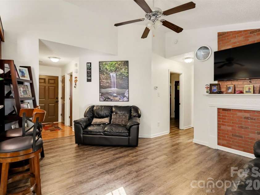 6950 Silver Garden Lane, Charlotte, NC 28216.  MLS# CAR4434533, YatesRealty ID 56739. 