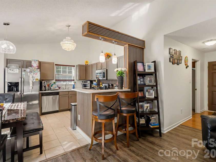 6950 Silver Garden Lane, Charlotte, NC 28216.  MLS# CAR4434533, YatesRealty ID 56739. 