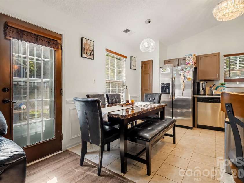6950 Silver Garden Lane, Charlotte, NC 28216.  MLS# CAR4434533, YatesRealty ID 56739. 
