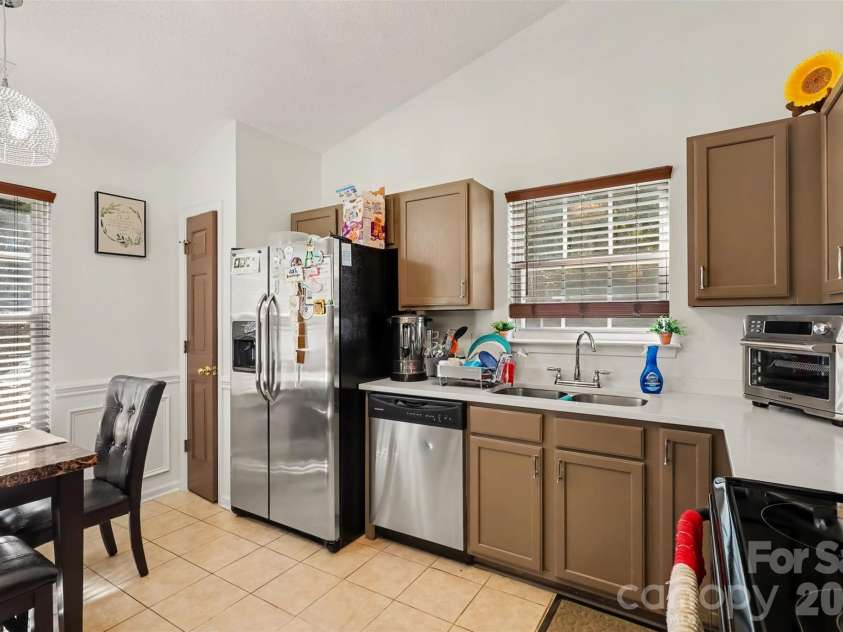 6950 Silver Garden Lane, Charlotte, NC 28216.  MLS# CAR4434533, YatesRealty ID 56739. 