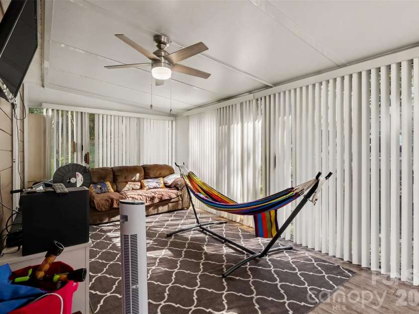 6950 Silver Garden Lane, Charlotte, NC 28216.  MLS# CAR4434533, YatesRealty ID 56739. 