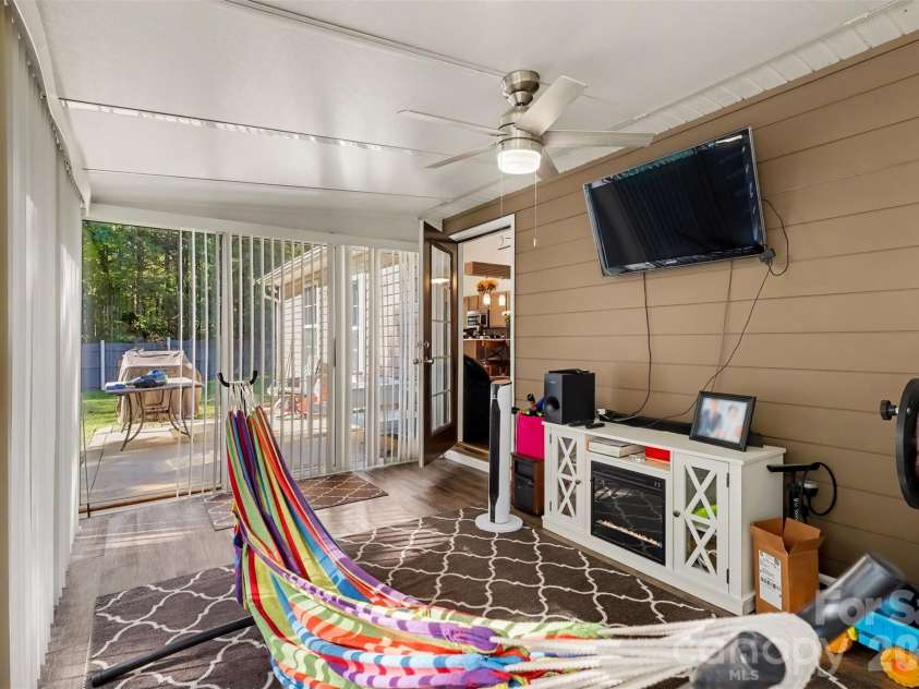 6950 Silver Garden Lane, Charlotte, NC 28216.  MLS# CAR4434533, YatesRealty ID 56739. 