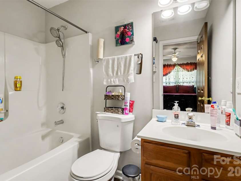 6950 Silver Garden Lane, Charlotte, NC 28216.  MLS# CAR4434533, YatesRealty ID 56739. 