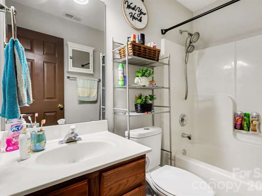 6950 Silver Garden Lane, Charlotte, NC 28216.  MLS# CAR4434533, YatesRealty ID 56739. 
