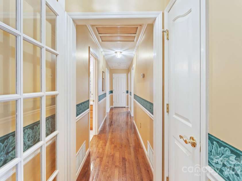 184 Trimont Mountain Road, Franklin, NC 28734.  MLS# CAR4332849, YatesRealty ID 5674. 