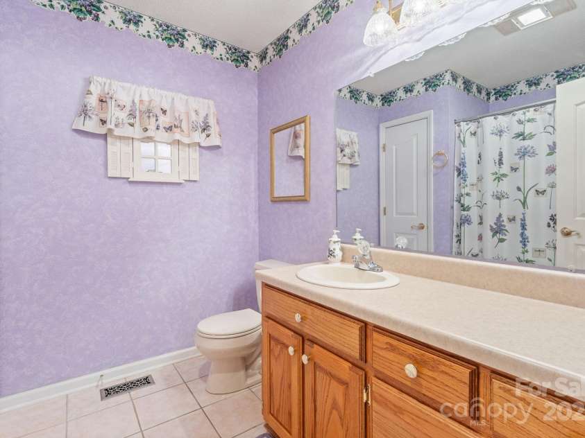 184 Trimont Mountain Road, Franklin, NC 28734.  MLS# CAR4332849, YatesRealty ID 5674. 