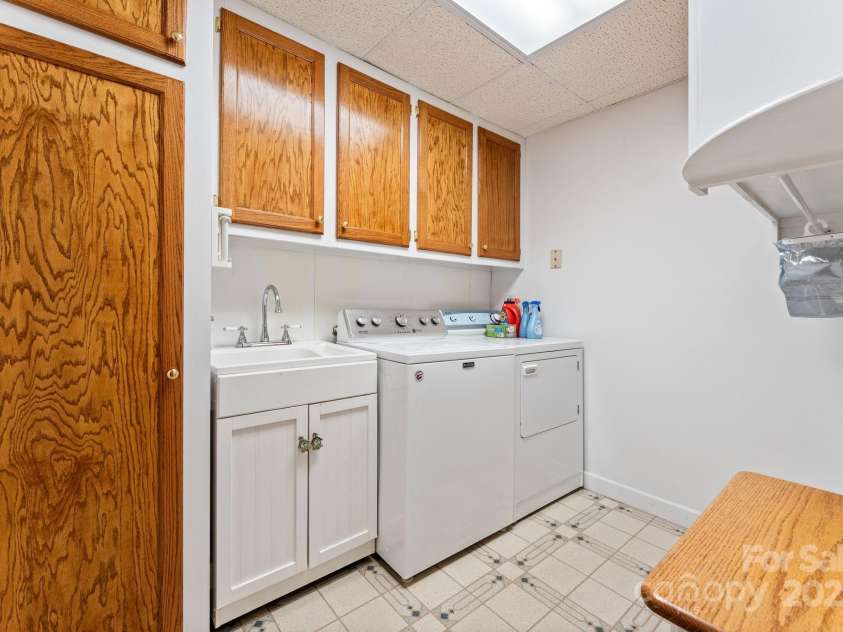 184 Trimont Mountain Road, Franklin, NC 28734.  MLS# CAR4332849, YatesRealty ID 5674. 