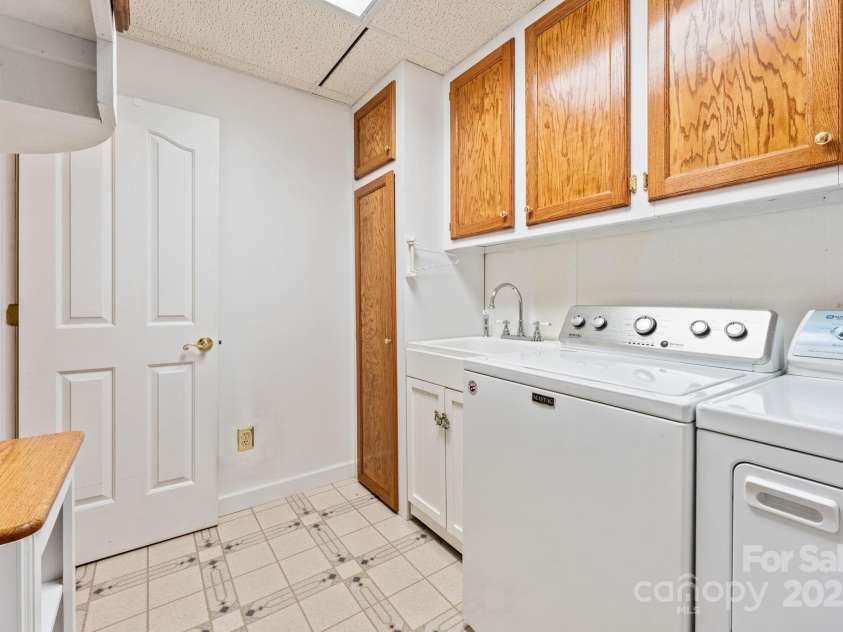 184 Trimont Mountain Road, Franklin, NC 28734.  MLS# CAR4332849, YatesRealty ID 5674. 