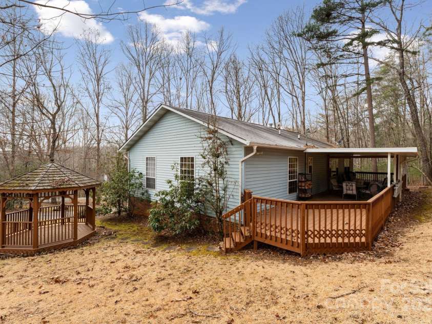 184 Trimont Mountain Road, Franklin, NC 28734.  MLS# CAR4332849, YatesRealty ID 5674. 