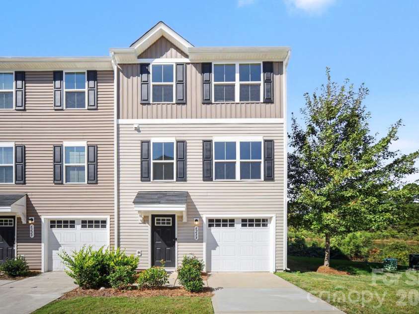 6233 Cutwater Circle, Charlotte, NC 28269.  MLS# CAR4430357, YatesRealty ID 56743. 