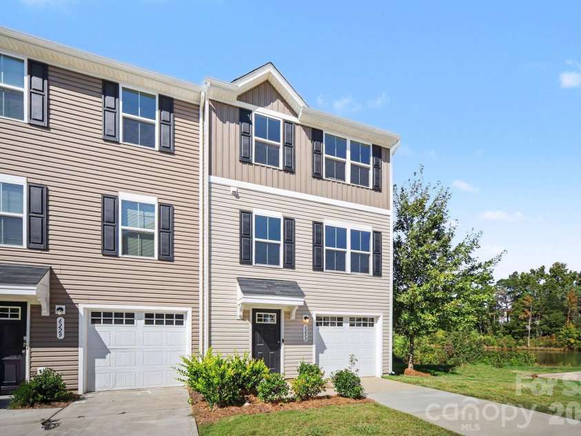 6233 Cutwater Circle, Charlotte, NC 28269.  MLS# CAR4430357, YatesRealty ID 56743. 