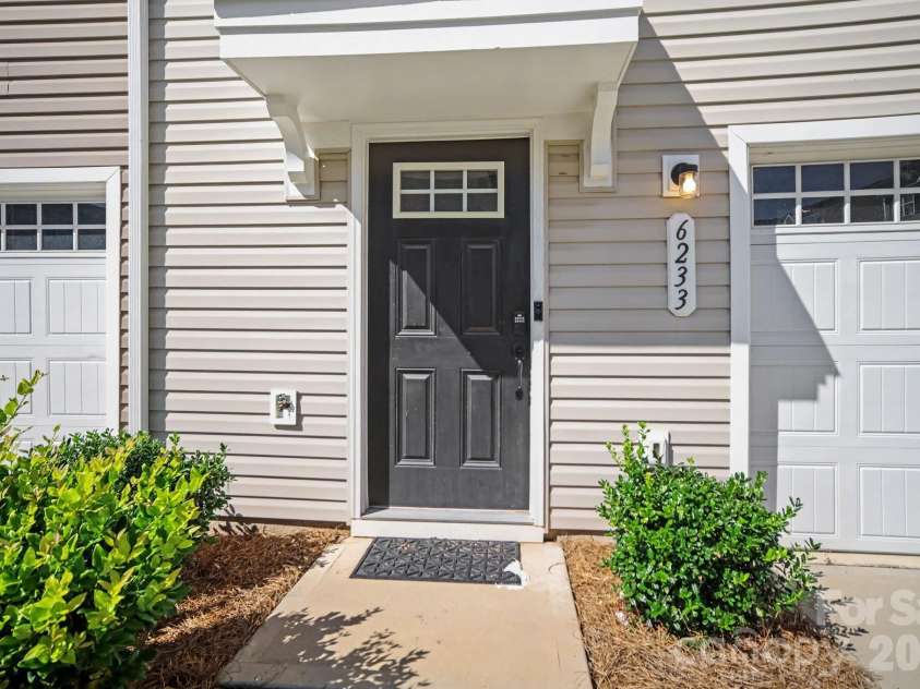 6233 Cutwater Circle, Charlotte, NC 28269.  MLS# CAR4430357, YatesRealty ID 56743. 