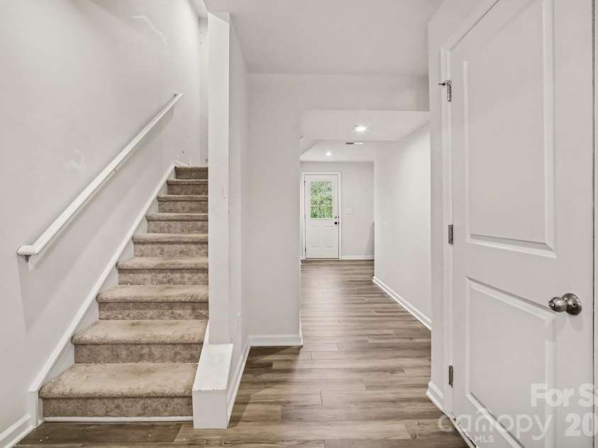 6233 Cutwater Circle, Charlotte, NC 28269.  MLS# CAR4430357, YatesRealty ID 56743. 