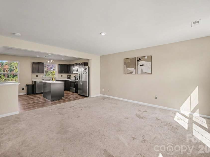 6233 Cutwater Circle, Charlotte, NC 28269.  MLS# CAR4430357, YatesRealty ID 56743. 