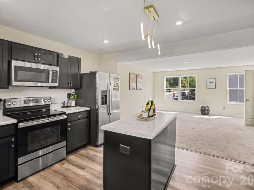6233 Cutwater Circle, Charlotte, NC 28269.  MLS# CAR4430357, YatesRealty ID 56743. 