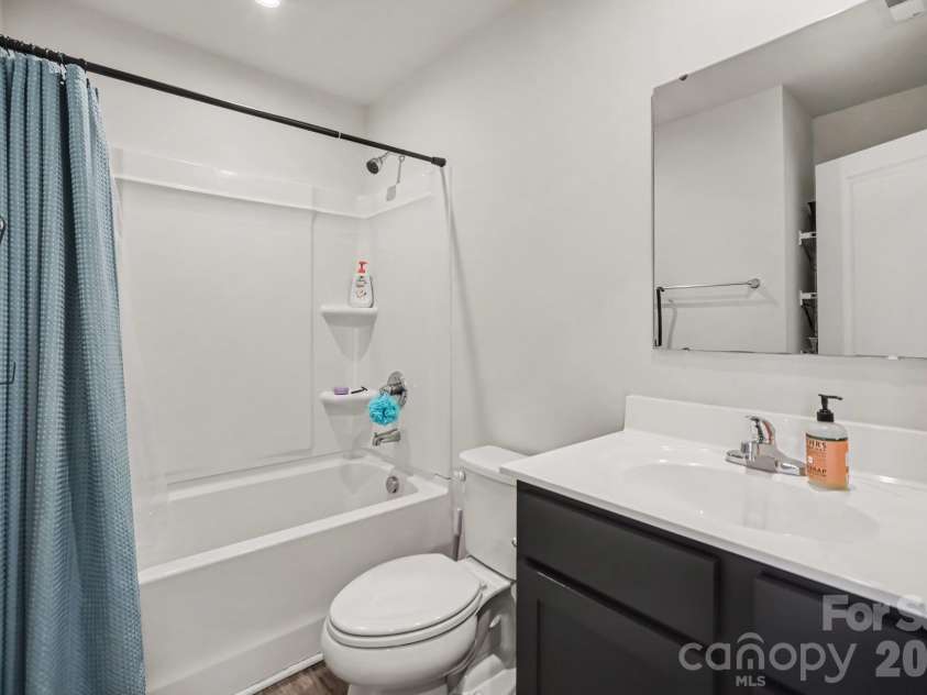 6233 Cutwater Circle, Charlotte, NC 28269.  MLS# CAR4430357, YatesRealty ID 56743. 