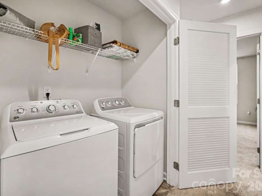 6233 Cutwater Circle, Charlotte, NC 28269.  MLS# CAR4430357, YatesRealty ID 56743. 