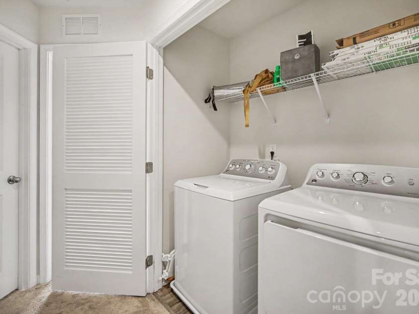 6233 Cutwater Circle, Charlotte, NC 28269.  MLS# CAR4430357, YatesRealty ID 56743. 