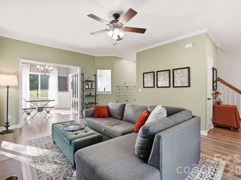 2822 Carriage Crossing Drive, Matthews, NC 28105.  MLS# CAR4433724, YatesRealty ID 56745. 