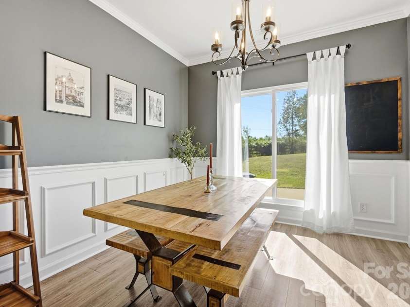 2822 Carriage Crossing Drive, Matthews, NC 28105.  MLS# CAR4433724, YatesRealty ID 56745. 