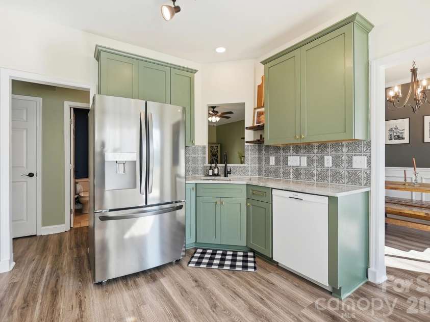 2822 Carriage Crossing Drive, Matthews, NC 28105.  MLS# CAR4433724, YatesRealty ID 56745. 
