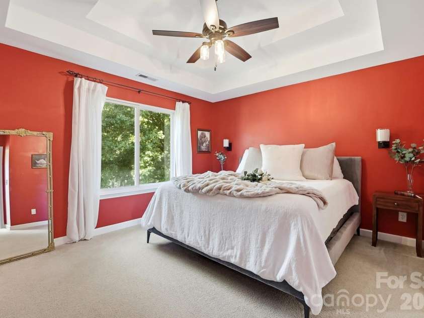 2822 Carriage Crossing Drive, Matthews, NC 28105.  MLS# CAR4433724, YatesRealty ID 56745. 