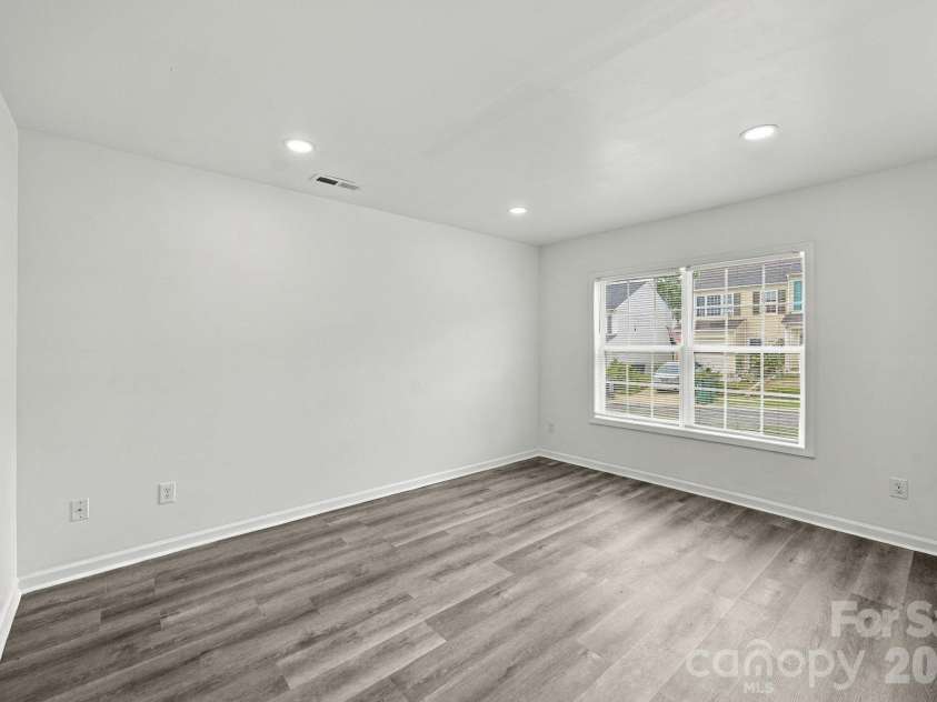 5333 Esther Lane, Charlotte, NC 28214.  MLS# CAR4398056, YatesRealty ID 56746. 