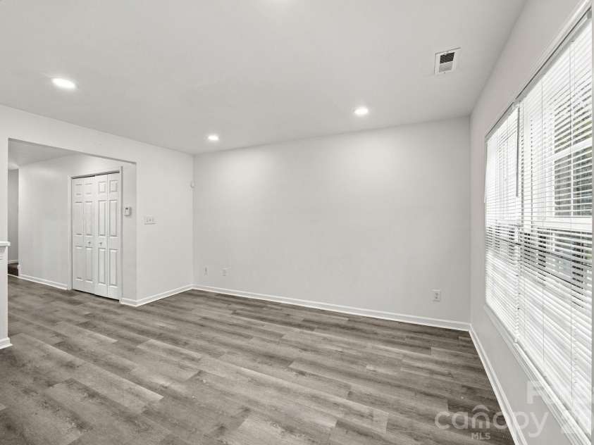 5333 Esther Lane, Charlotte, NC 28214.  MLS# CAR4398056, YatesRealty ID 56746. 