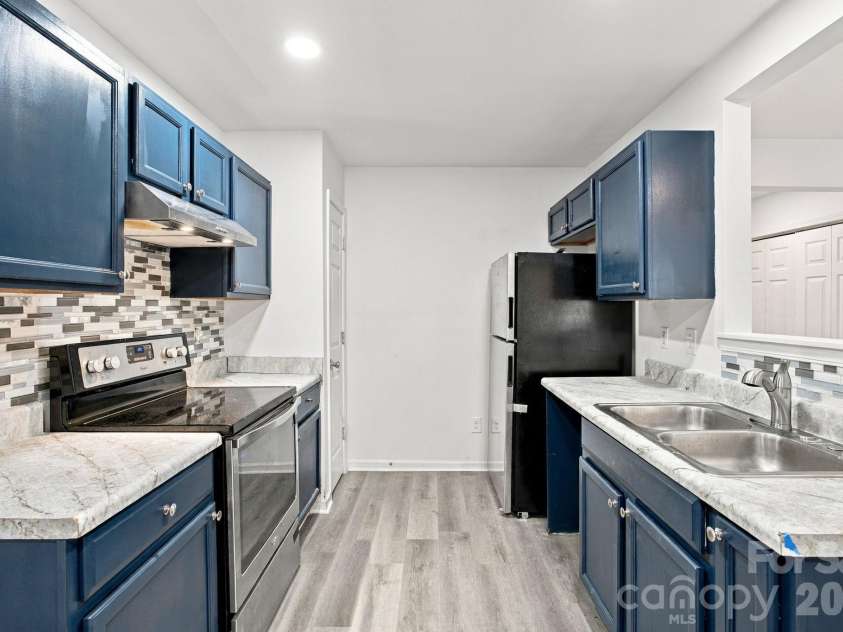 5333 Esther Lane, Charlotte, NC 28214.  MLS# CAR4398056, YatesRealty ID 56746. 