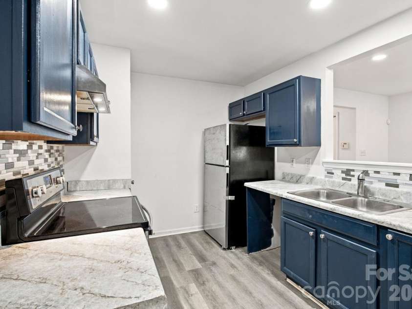 5333 Esther Lane, Charlotte, NC 28214.  MLS# CAR4398056, YatesRealty ID 56746. 