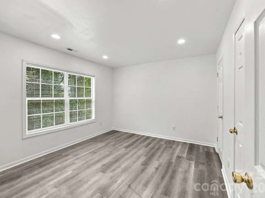 5333 Esther Lane, Charlotte, NC 28214.  MLS# CAR4398056, YatesRealty ID 56746. 