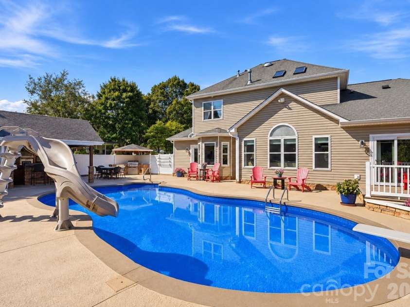 120 Harris Farm Road, Mooresville, NC 28115.  MLS# CAR4430555, YatesRealty ID 56747. No words for this except YES, PLEASE!
