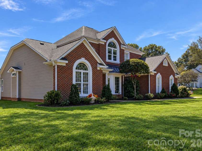 120 Harris Farm Road, Mooresville, NC 28115.  MLS# CAR4430555, YatesRealty ID 56747. This home is a stunner!