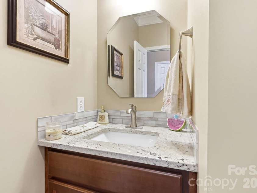 120 Harris Farm Road, Mooresville, NC 28115.  MLS# CAR4430555, YatesRealty ID 56747. Updated half bath on the main level.