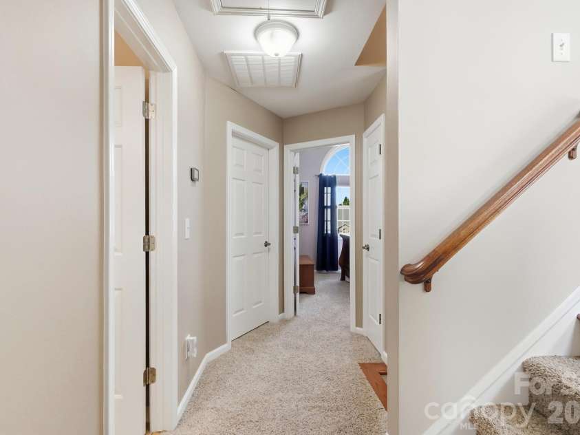 120 Harris Farm Road, Mooresville, NC 28115.  MLS# CAR4430555, YatesRealty ID 56747. Upper landing