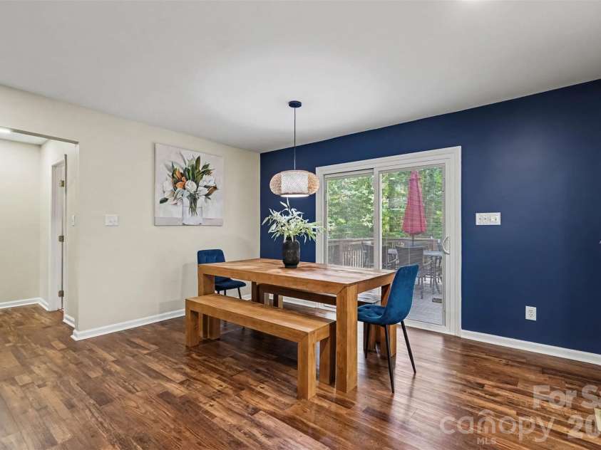 11538 Gelding Drive, Charlotte, NC 28215.  MLS# CAR4422682, YatesRealty ID 56750. 