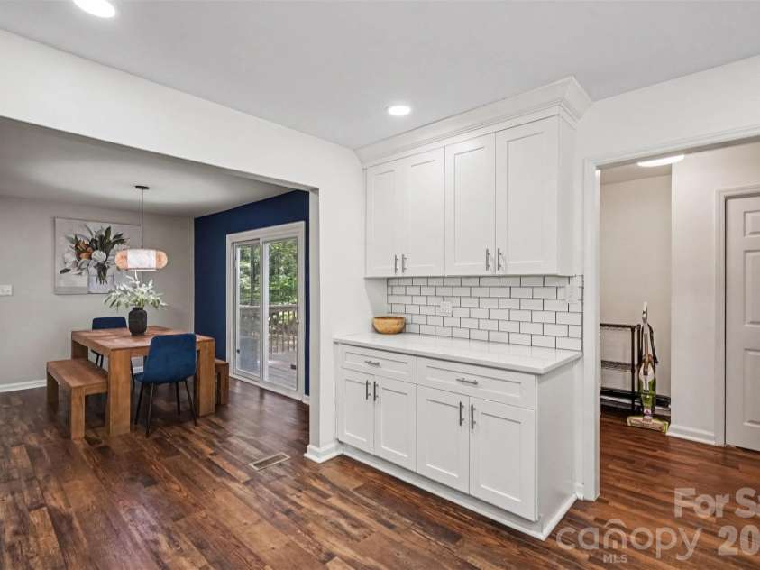 11538 Gelding Drive, Charlotte, NC 28215.  MLS# CAR4422682, YatesRealty ID 56750. 