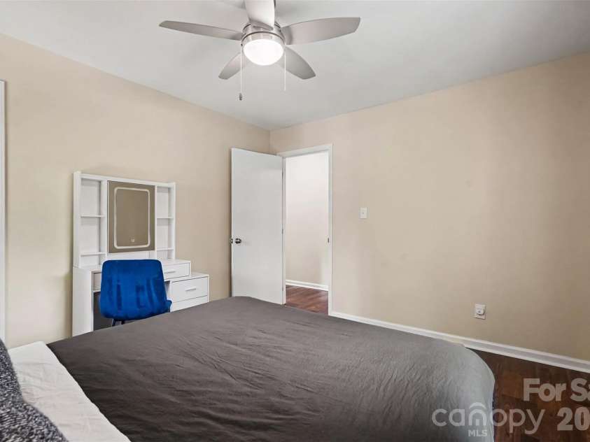 11538 Gelding Drive, Charlotte, NC 28215.  MLS# CAR4422682, YatesRealty ID 56750. 