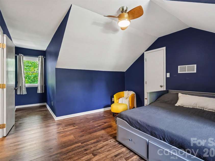 11538 Gelding Drive, Charlotte, NC 28215.  MLS# CAR4422682, YatesRealty ID 56750. 