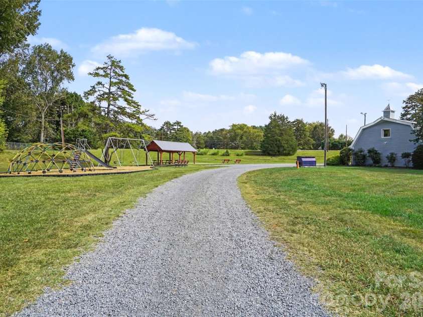 11538 Gelding Drive, Charlotte, NC 28215.  MLS# CAR4422682, YatesRealty ID 56750. 