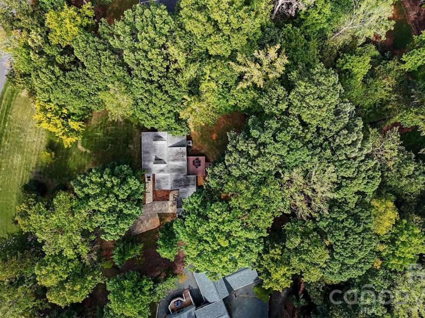 11538 Gelding Drive, Charlotte, NC 28215.  MLS# CAR4422682, YatesRealty ID 56750. 