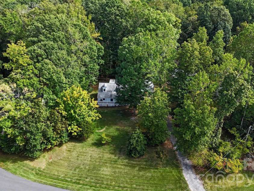 11538 Gelding Drive, Charlotte, NC 28215.  MLS# CAR4422682, YatesRealty ID 56750. 