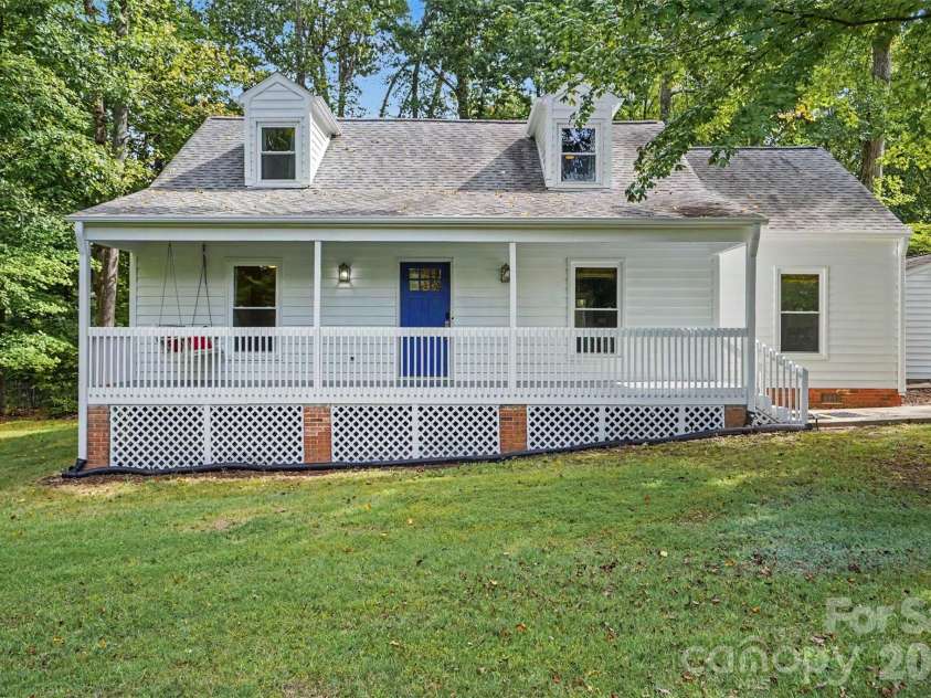11538 Gelding Drive, Charlotte, NC 28215.  MLS# CAR4422682, YatesRealty ID 56750. 