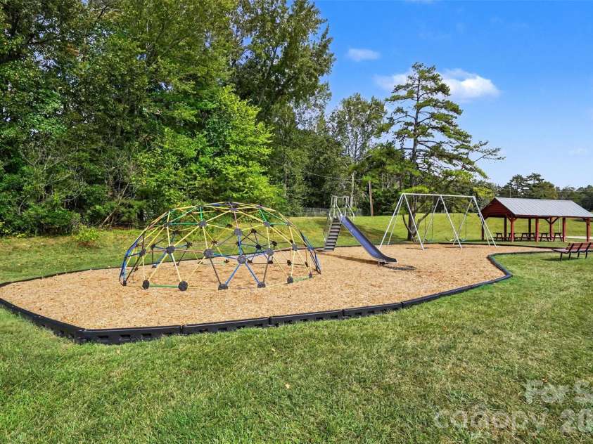 11538 Gelding Drive, Charlotte, NC 28215.  MLS# CAR4422682, YatesRealty ID 56750. Neighborhood playground